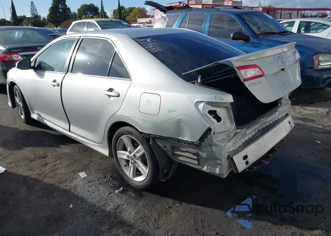 2013 Toyota Camry Se z USA, uszkodzony, nr VIN 4T1BF1FK6DU266414